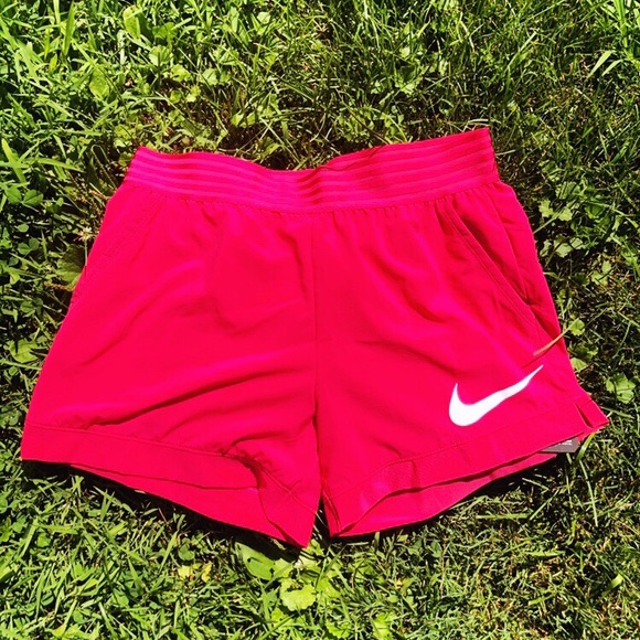 Nike Pants - 🏃‍♀️NWT NIKE Fuchsia Pink Workout Short S 💦